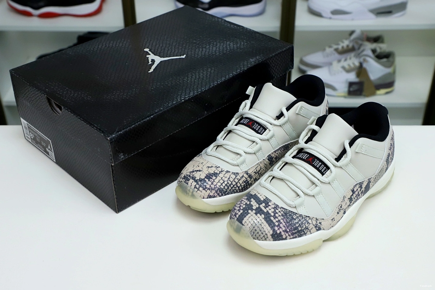 BONE SNAKESKIN LIGHT JORDAN AIR LOW 11 0122